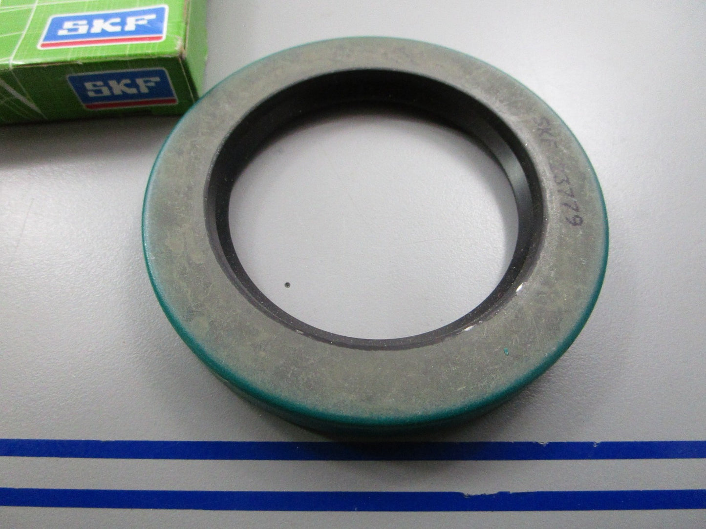 *NEW* 0810 SKF Oil Seal 23779