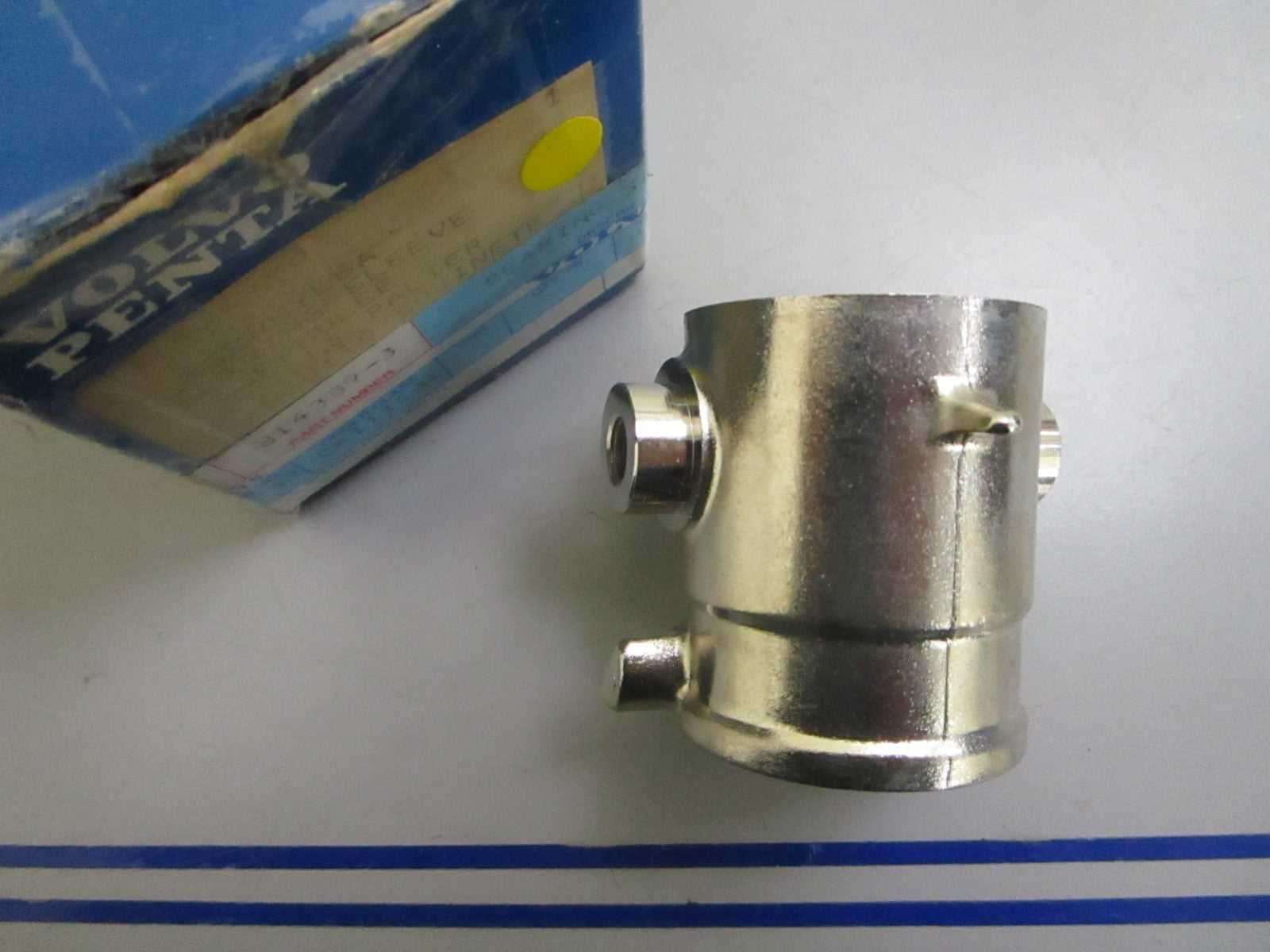 *NEW OEM* 0820 Volvo Penta Bearing Sleeve 814389