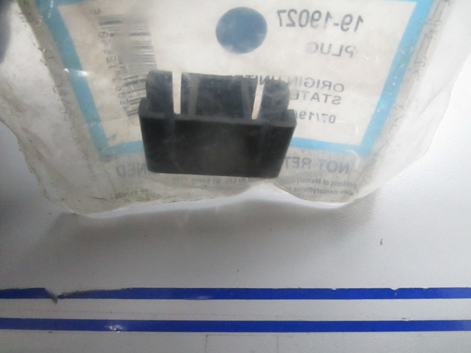 *NEW OEM* 0810 Mercury Quicksilver Plug 19-19027