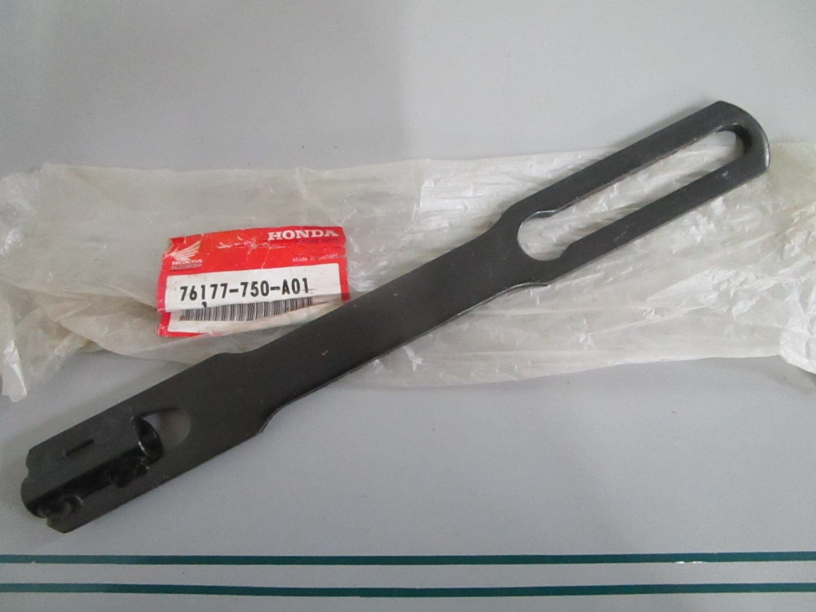 NEW OEM 76177-750-A01 Honda Rod 0820