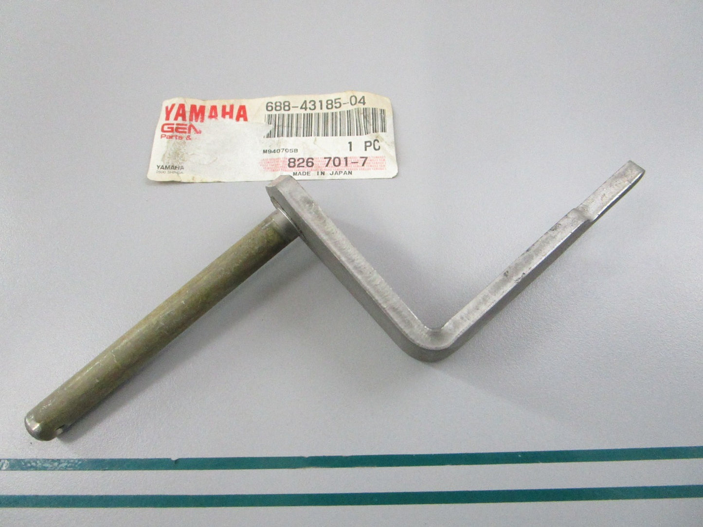 NEW OEM 688-43185-04-00 Yamaha Tilt Lever Stop 0810