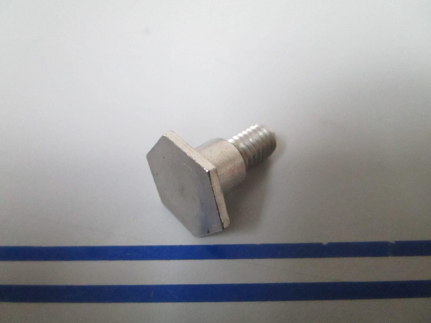 *NEW OEM* 0810 Mercury Quicksilver Screw 286422
