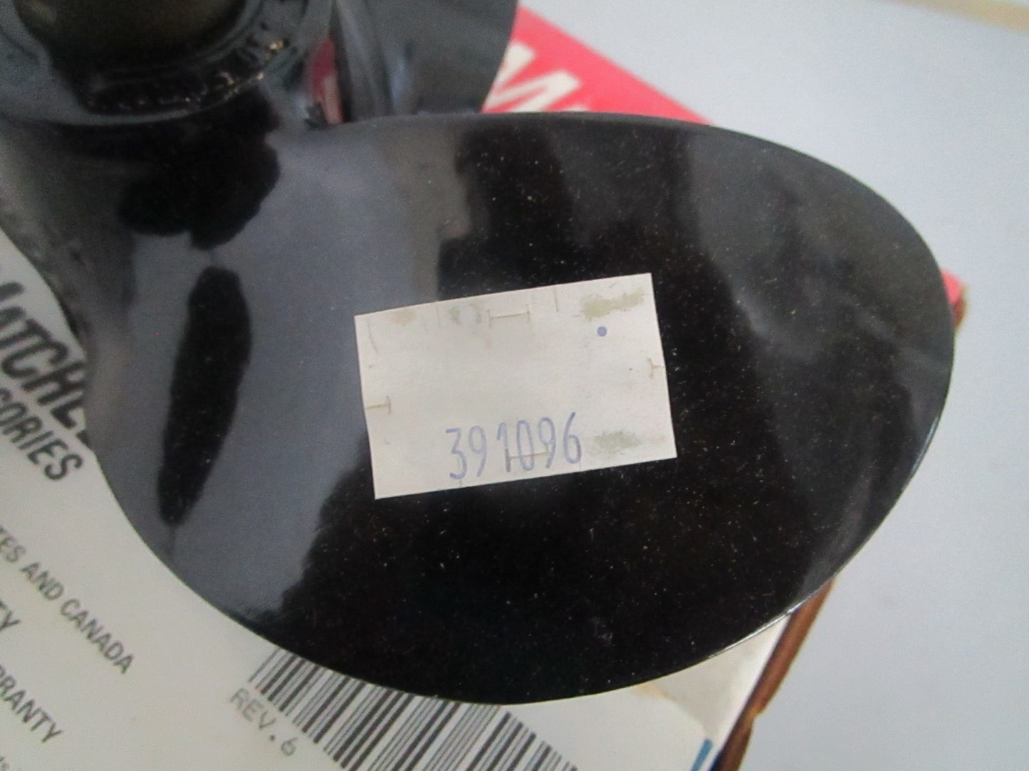*NEW OEM* 0820 OMC Johnson Evinrude 8×7 Propeller 391096 0391096