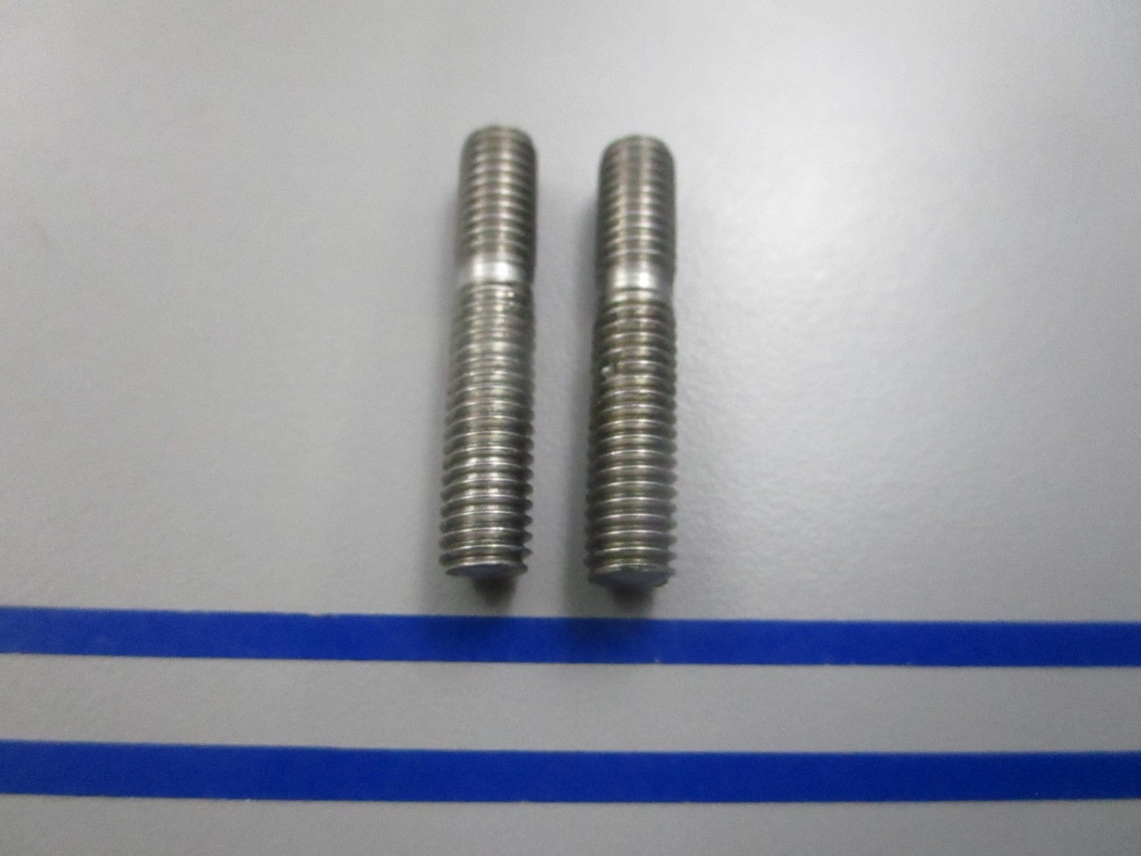 NEW OEM (LOT OF 2) 16-84870M Yamaha Mariner Stud 0810