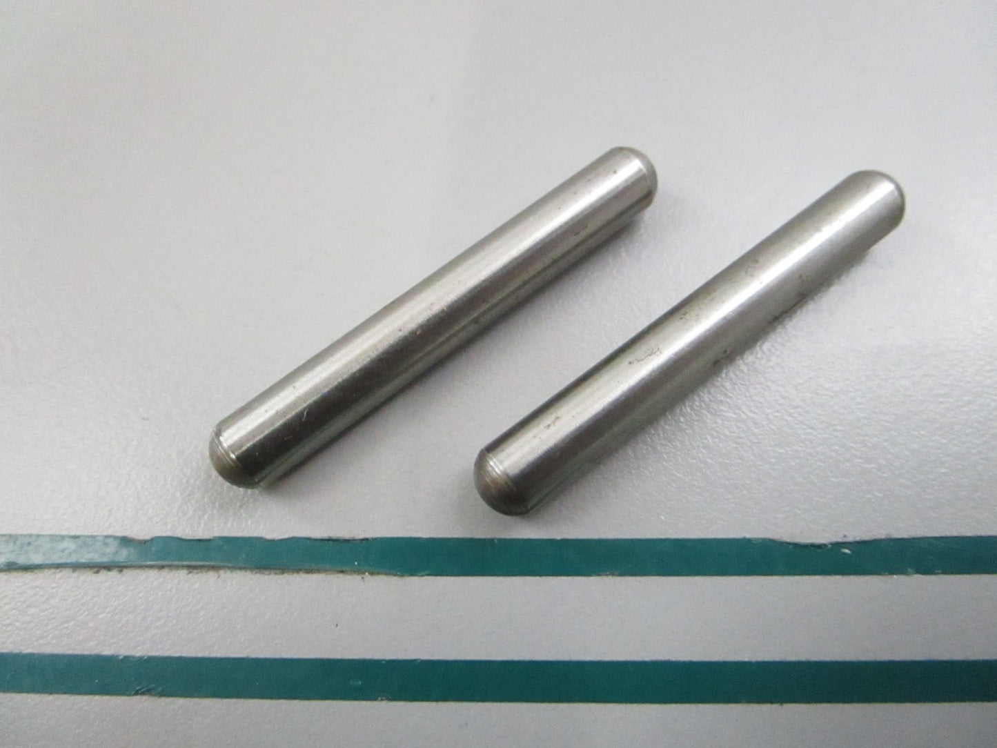 NEW OEM (LOT OF 2) 320145 0320145 OMC Johnson Evinrude Pin 0810
