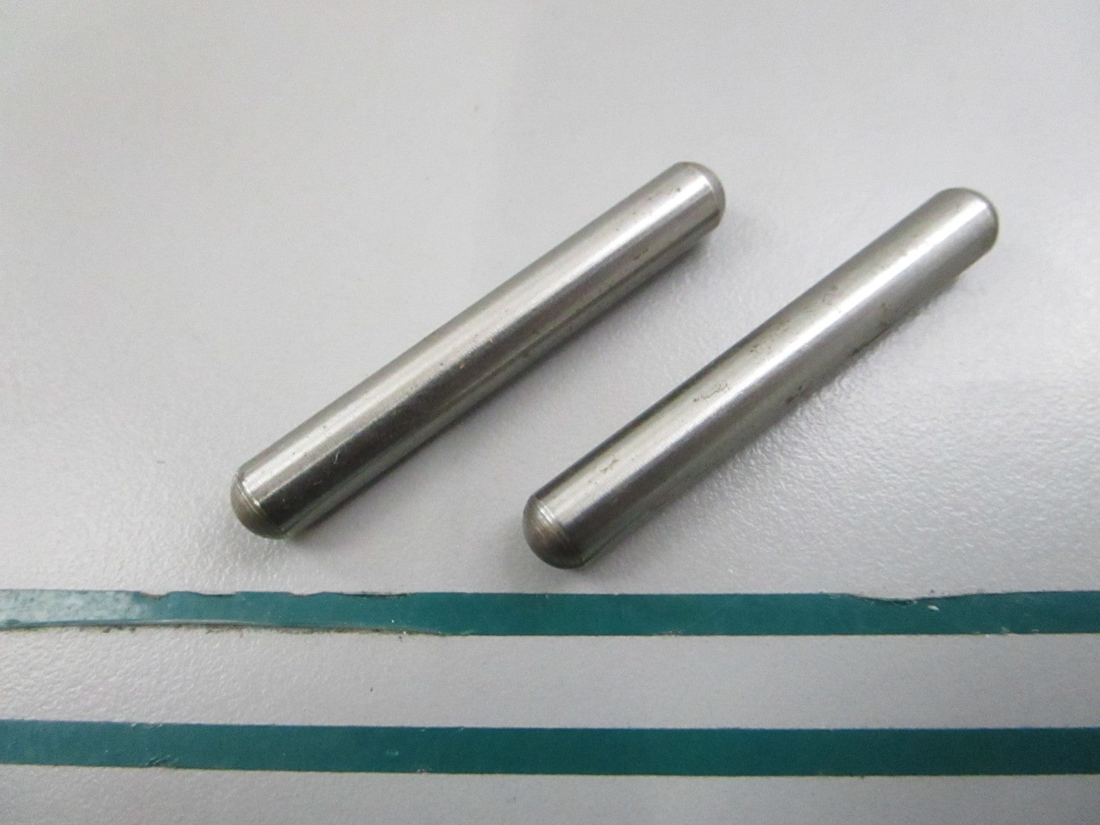 NEW OEM (LOT OF 2) 320145 0320145 OMC Johnson Evinrude Pin 0810