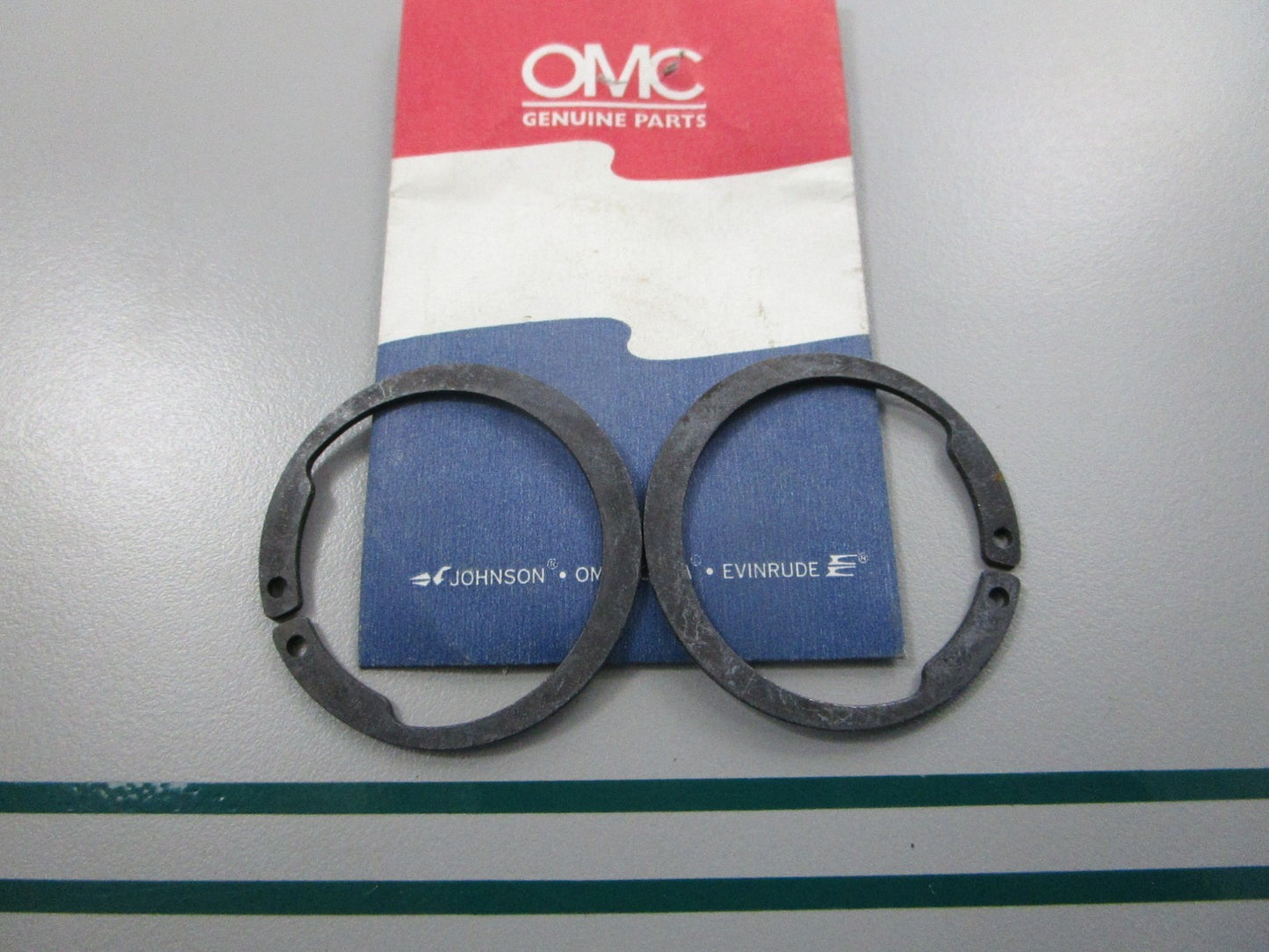 NEW OEM (LOT OF 2) 308213 0308213 OMC Johnson Evinrude Snap Ring 0810