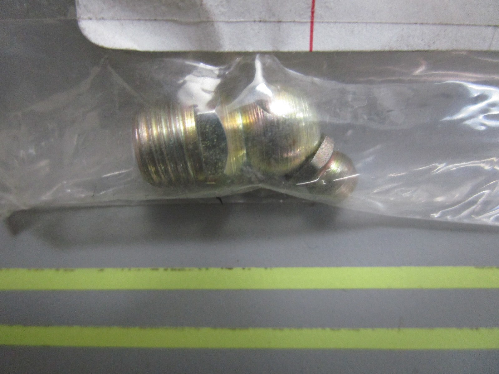 *NEW OEM* 0810 Volvo Penta Lubricating Nipple 914169