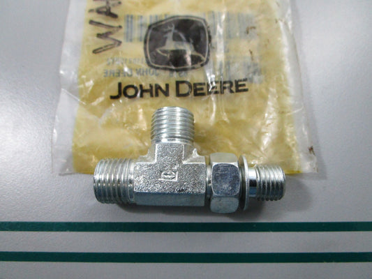 NEW OEM 38H1022 John Deere Tee Fitting 0810