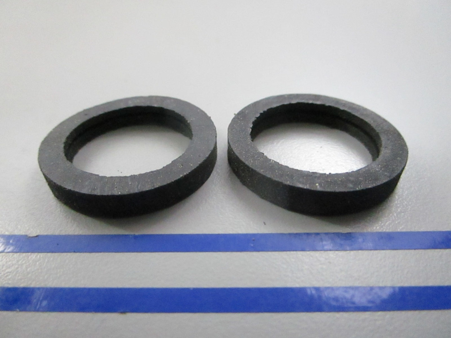 NEW OEM (LOT OF 2) 831622 Volvo Penta Seal 0810