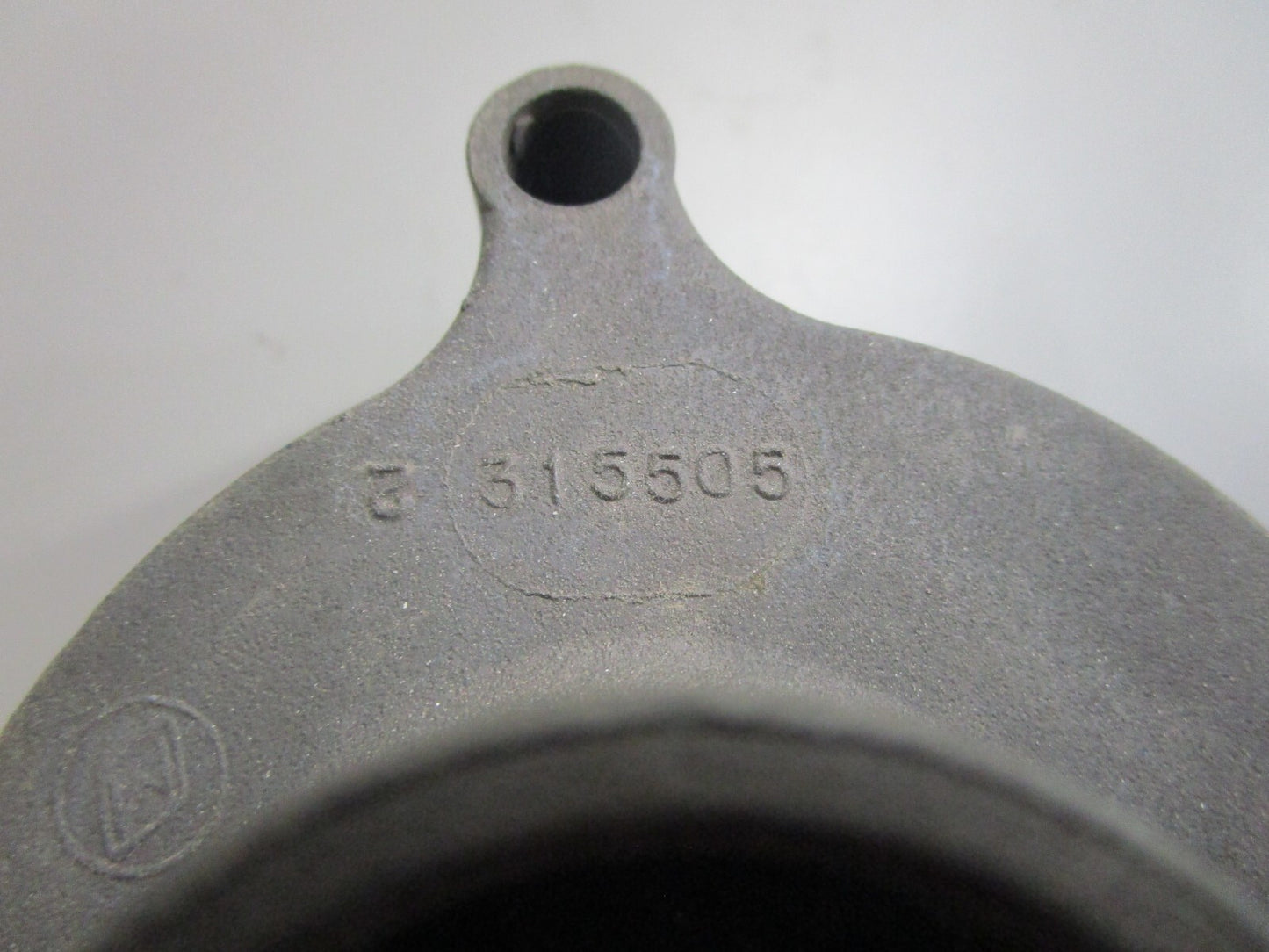 *NEW OEM* 0810 OMG Johnson Evinrude Water Pump Housing 315505 0315505