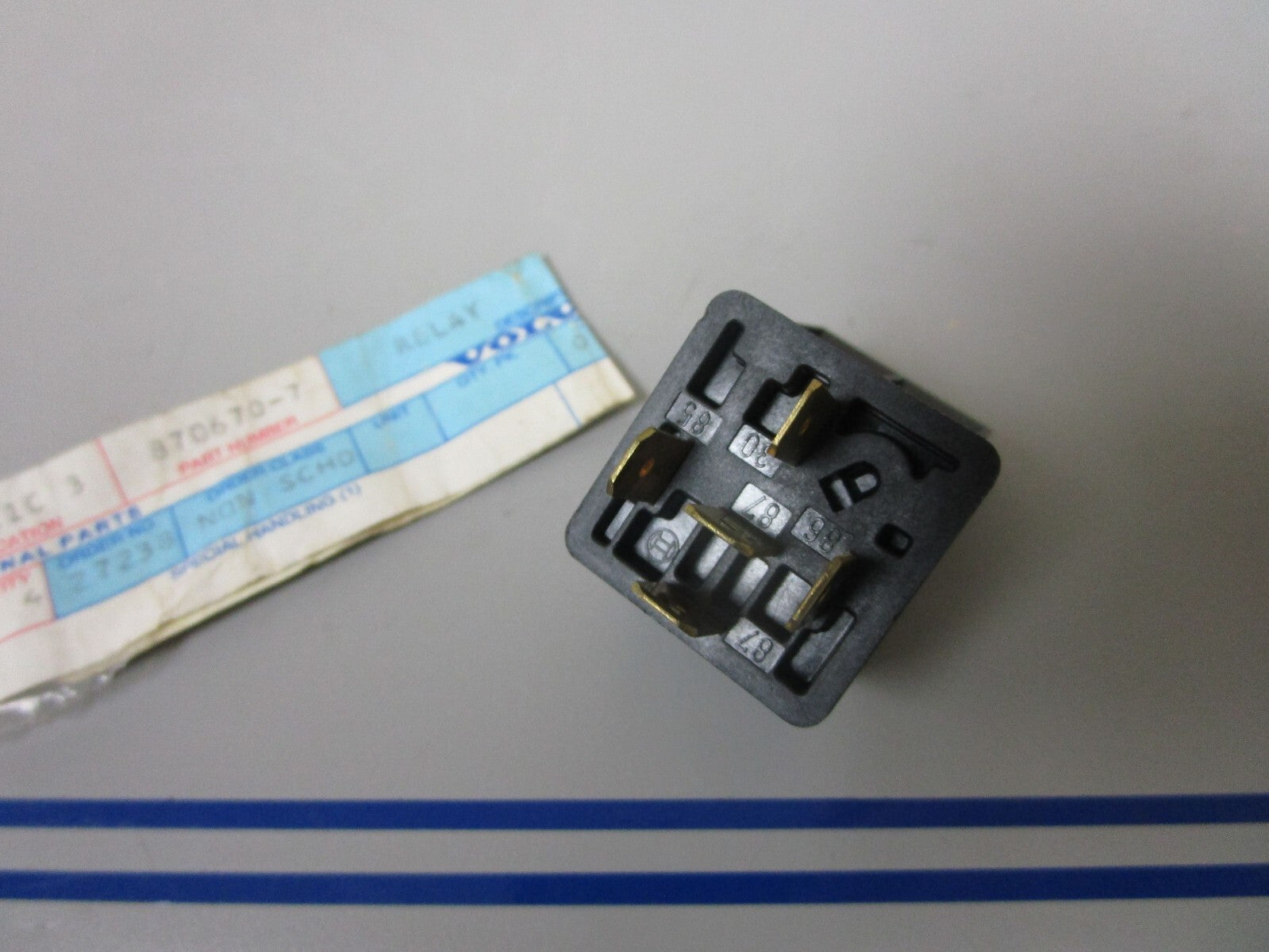 *NEW OEM* 0770 Volvo Penta Relay 870670