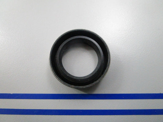 NEW OEM 309733 0309733 OMC Johnson Evinrude Crankshaft Seal 0810