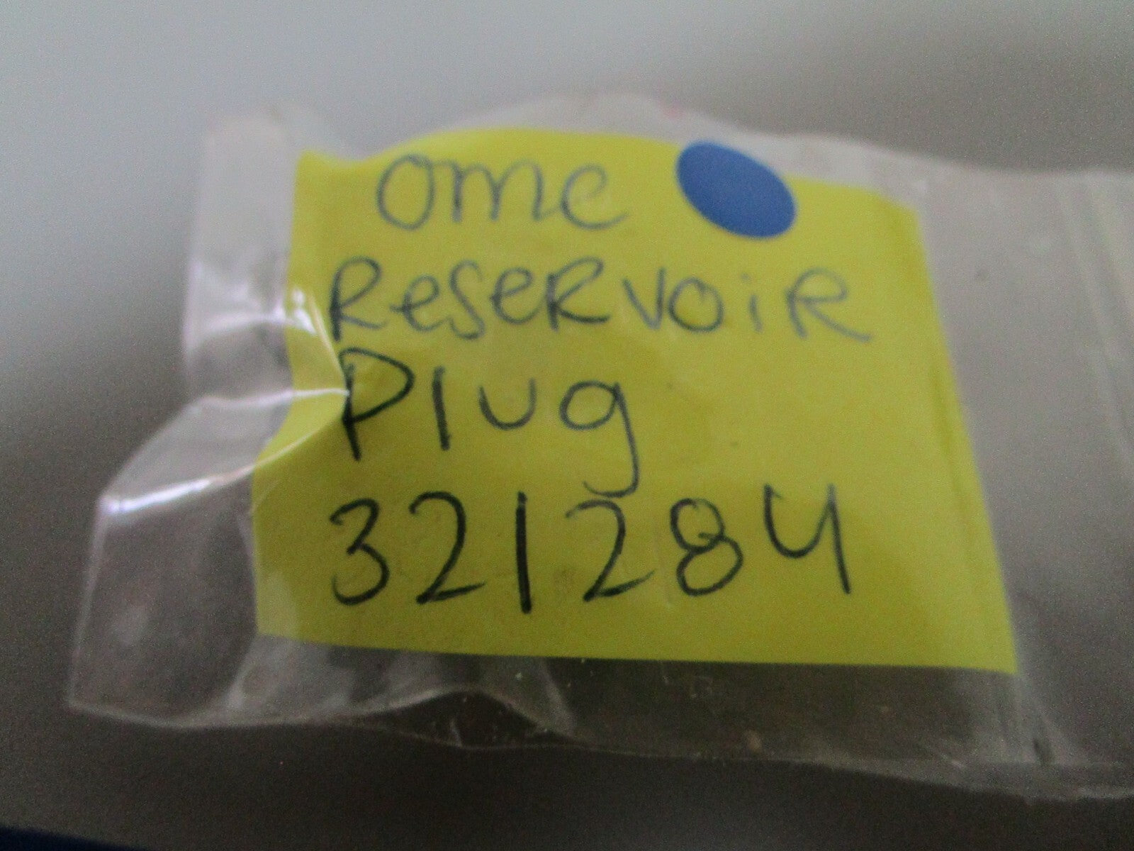*NEW OEM* 0770 OMC Johnson Evinrude Reservoir Plug 321284 0321284
