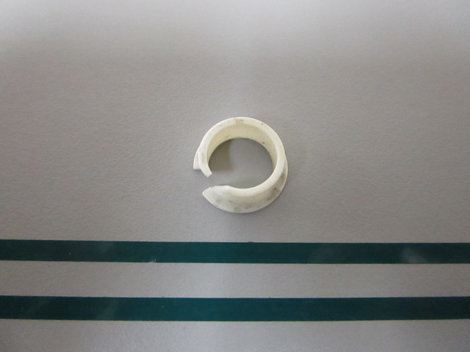 NEW OEM 318194 0318194 OMC Johnson Evinrude Bushing 0810