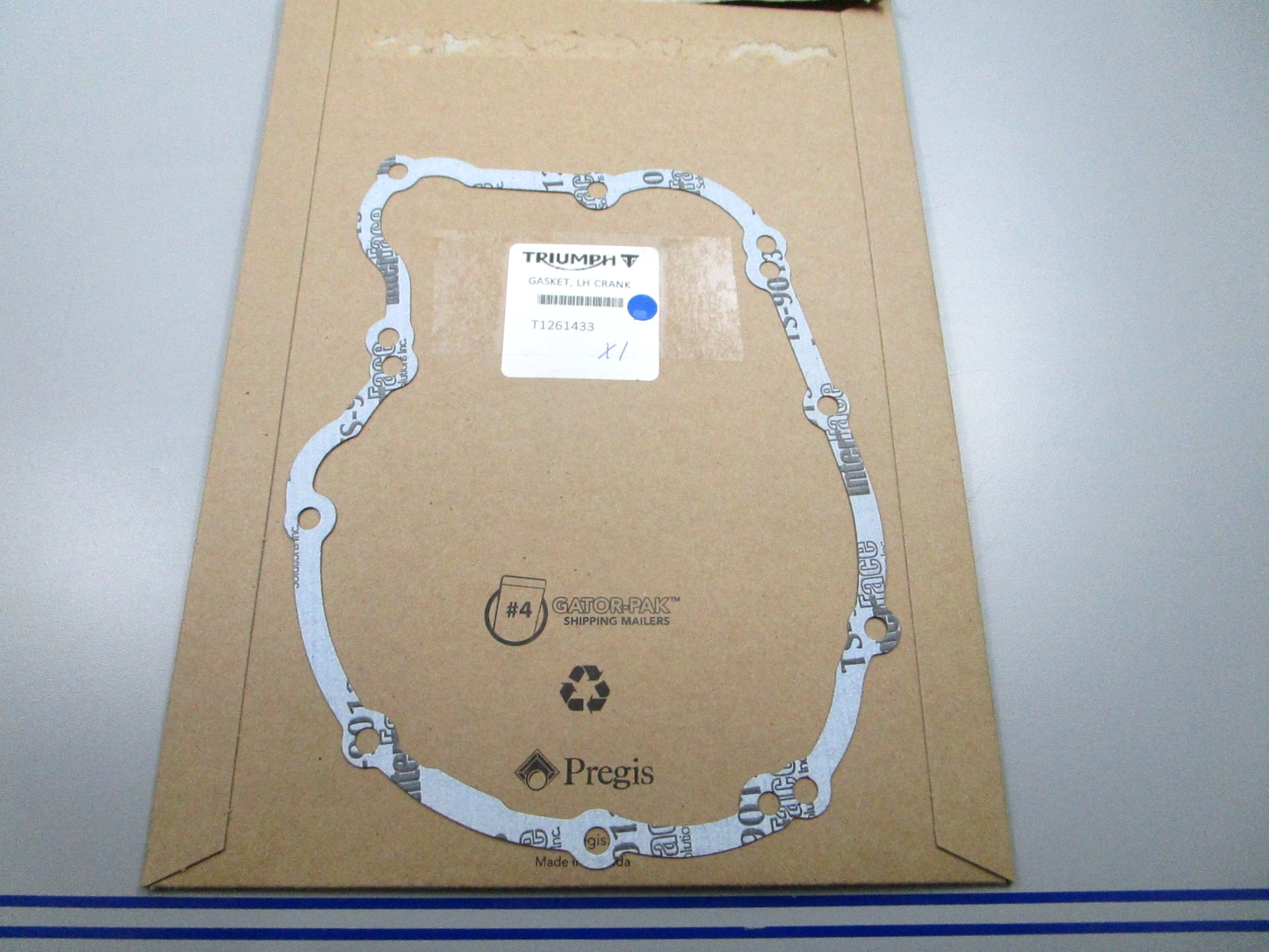 *NEW OEM* 0810 Triumph LH Crank Gasket T1261433