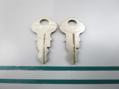 NEW OEM (LOT OF 2) 501614 0501614 OMC Johnson Evinrude KF99 Ignition Key 0810