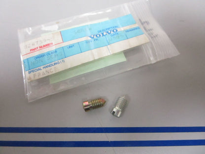 *NEW OEM* (LOT OF 2) 0770 Volvo Penta Screw 824759