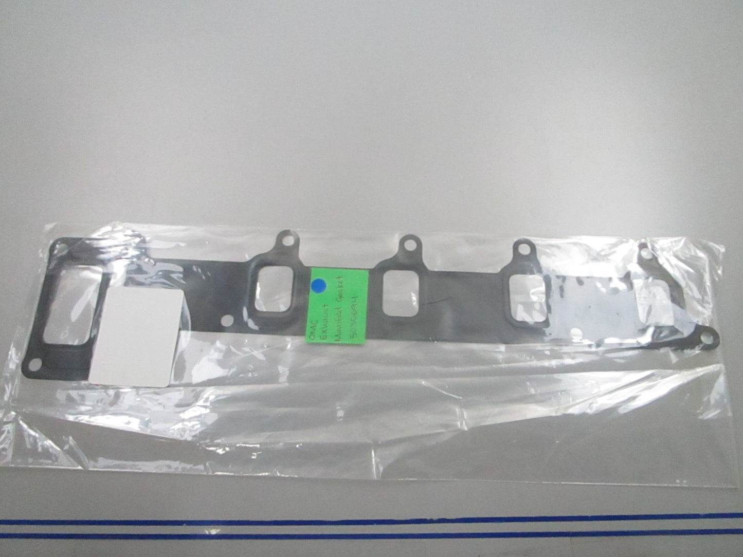 *NEW OEM* 0810 OMC Johnson Evinrude Exhaust Manifold Gasket 5030694