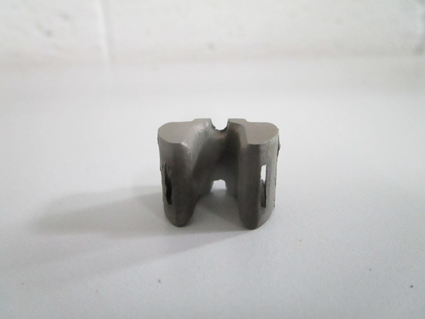 NEW OEM 332507 0332507 OMC Johnson Evinrude Shifter Cradle 0820
