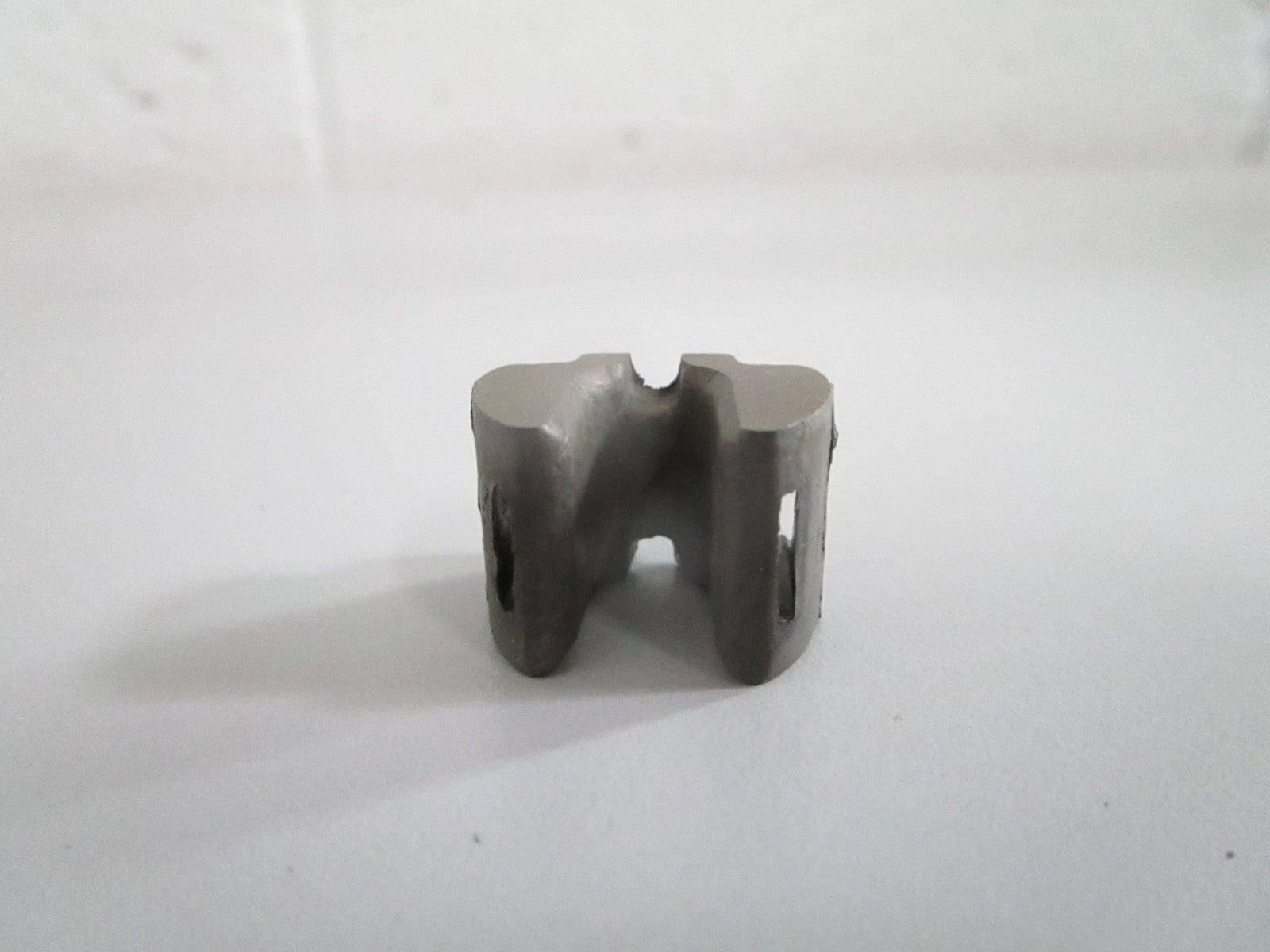 NEW OEM 332507 0332507 OMC Johnson Evinrude Shifter Cradle 0820