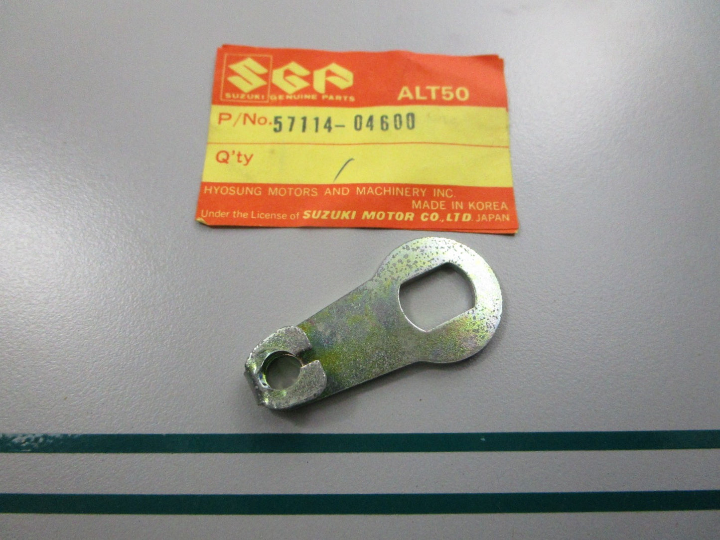 NEW OEM 57114-04600 Suzuki Throttle Lever Arm 0810