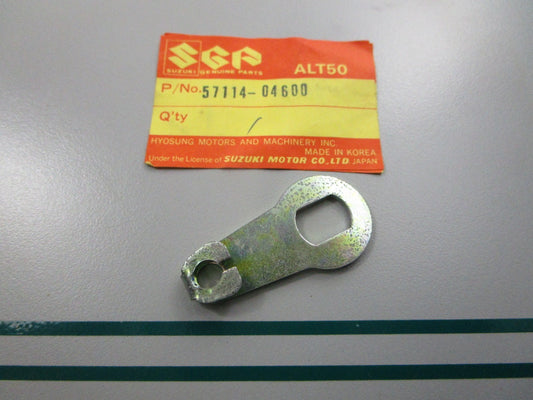 NEW OEM 57114-04600 Suzuki Throttle Lever Arm 0810