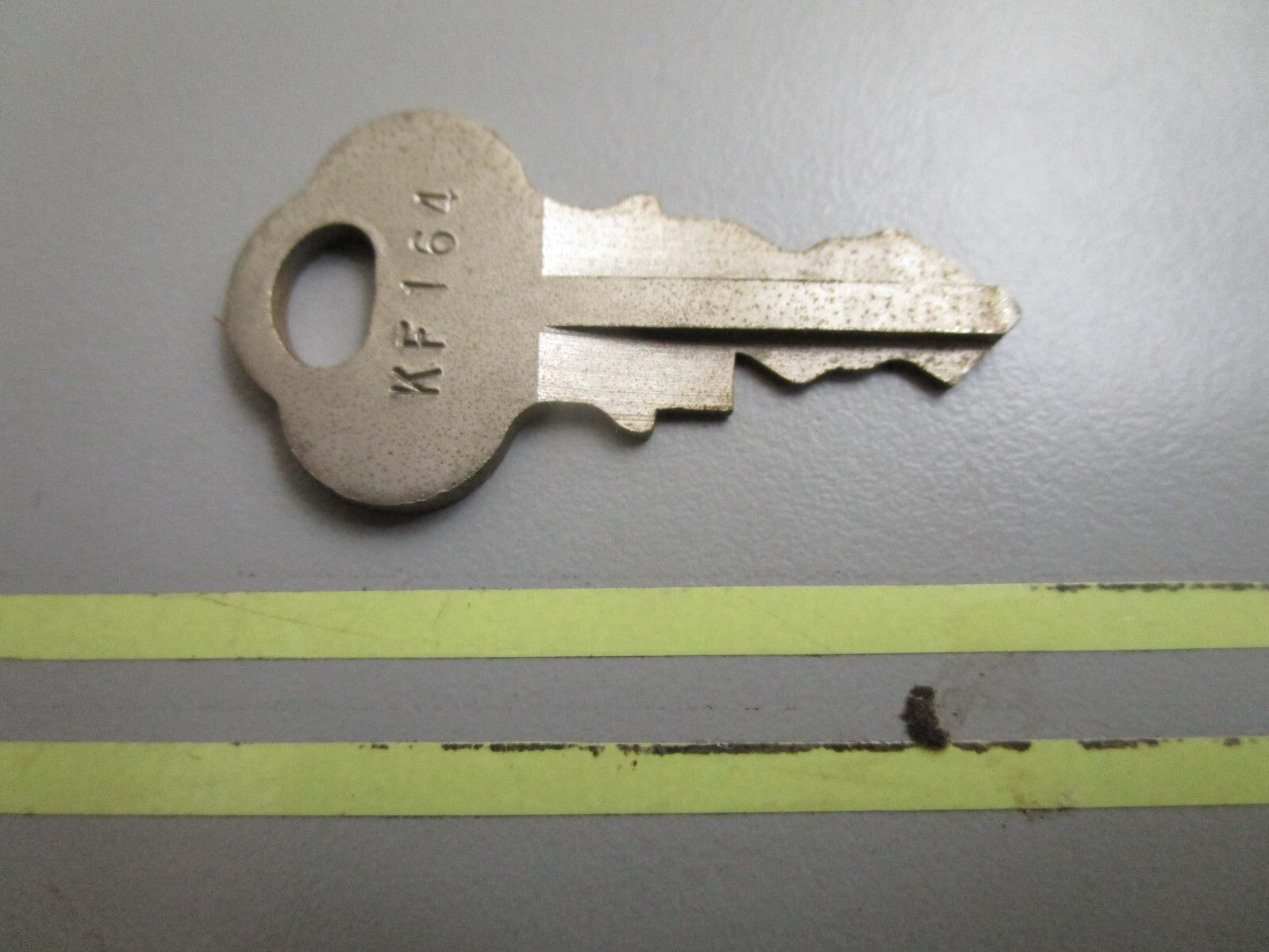 *NEW OEM* 0810 OMC Johnson Evinrude Ignition Key KF164 501679 0501679