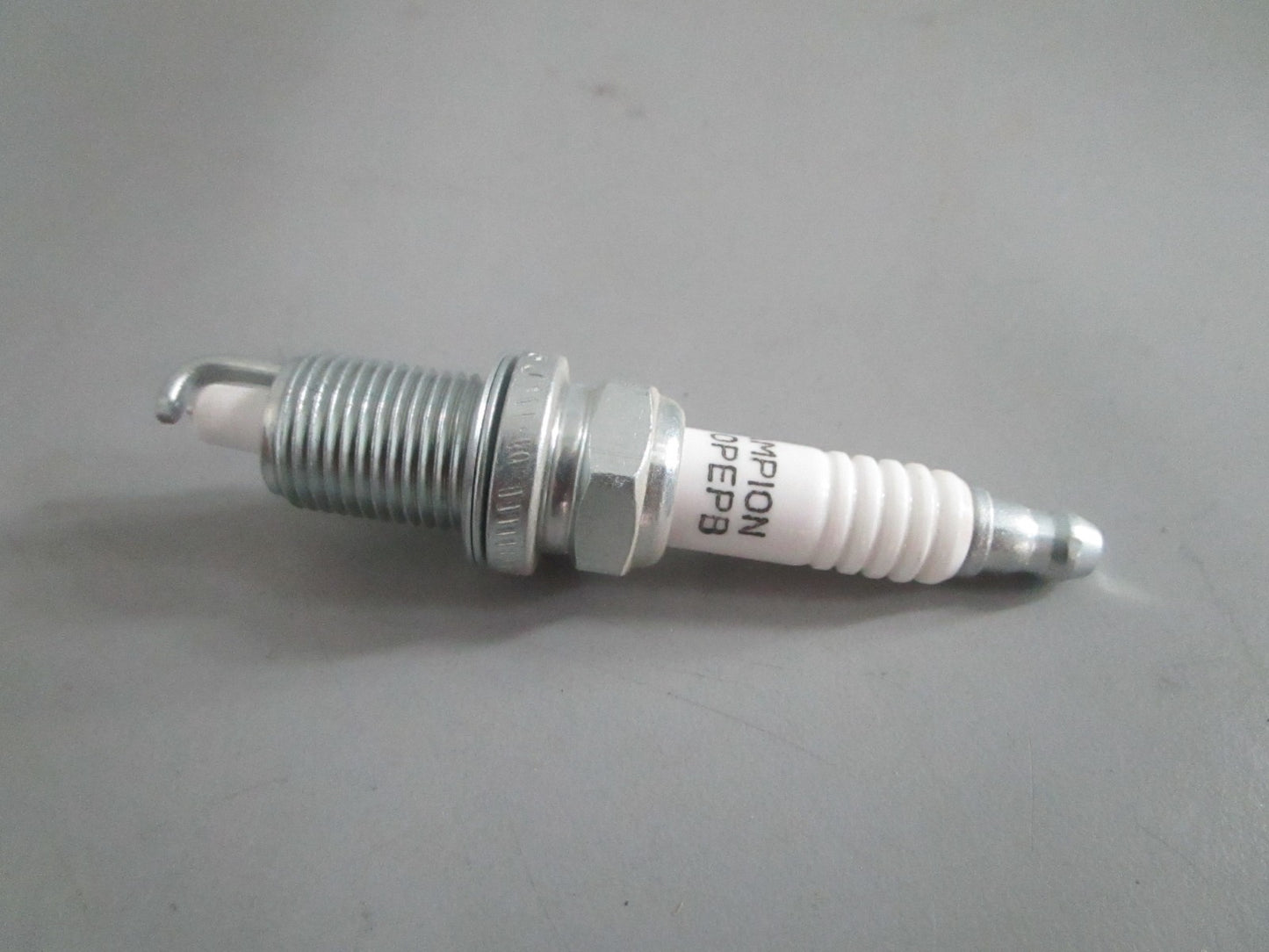 NEW OEM (LOT OF 3) QC10PEPB Champion Spark Plug 0820