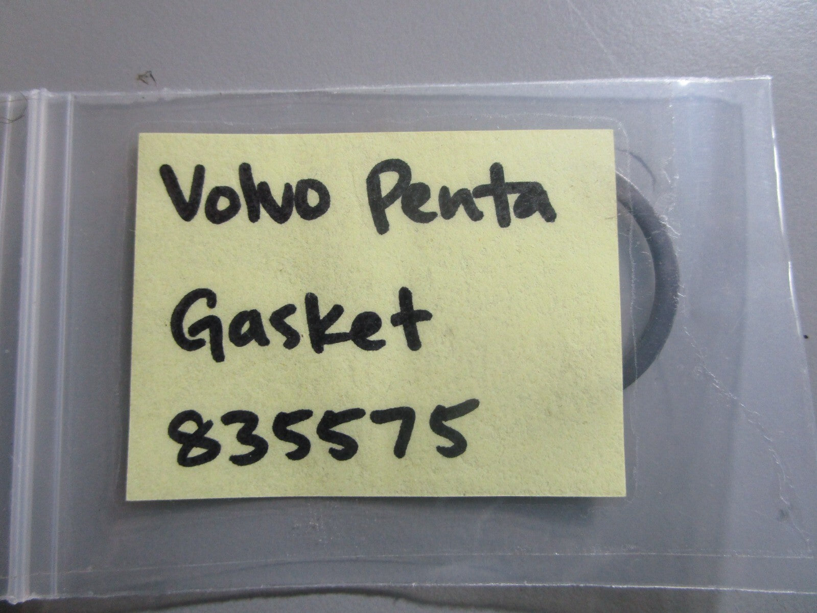*NEW OEM* 0810 Volvo Penta Gasket 835575