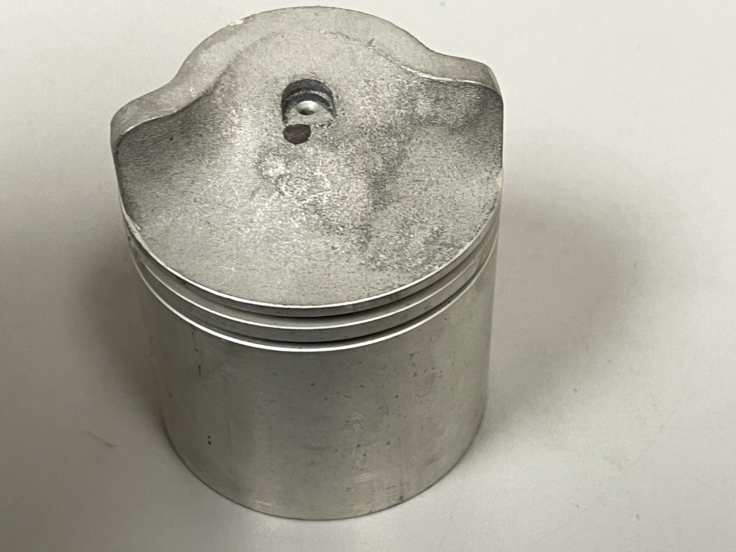 *NEW OEM* 0670 OMC Johnson Evinrude Piston 385338 0385338