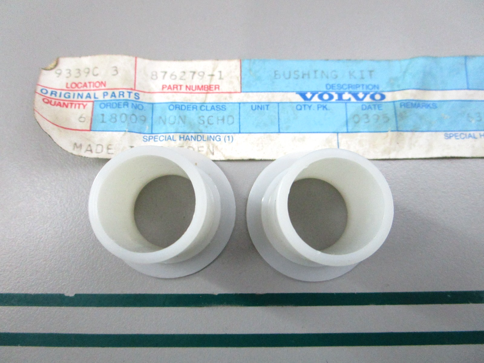 NEW OEM 876279 Volvo Penta Bushing Kit 0810