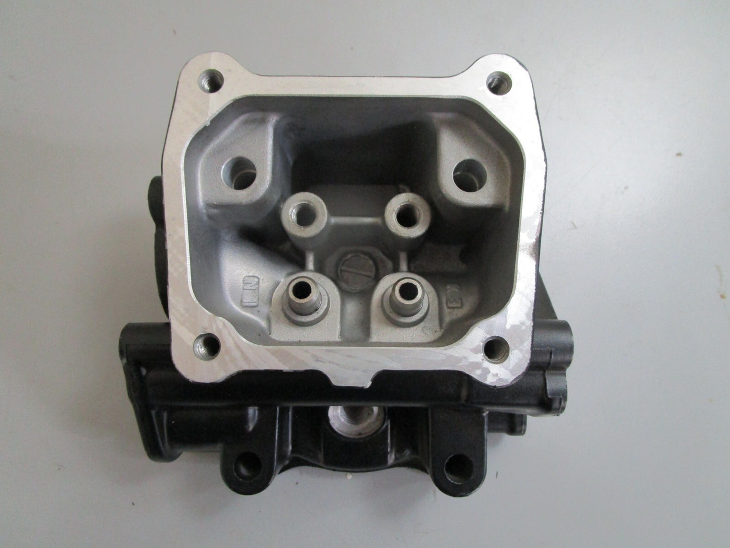 *NEW OEM* 0820 Mercury Quicksilver Cylinder Head 979-804767T