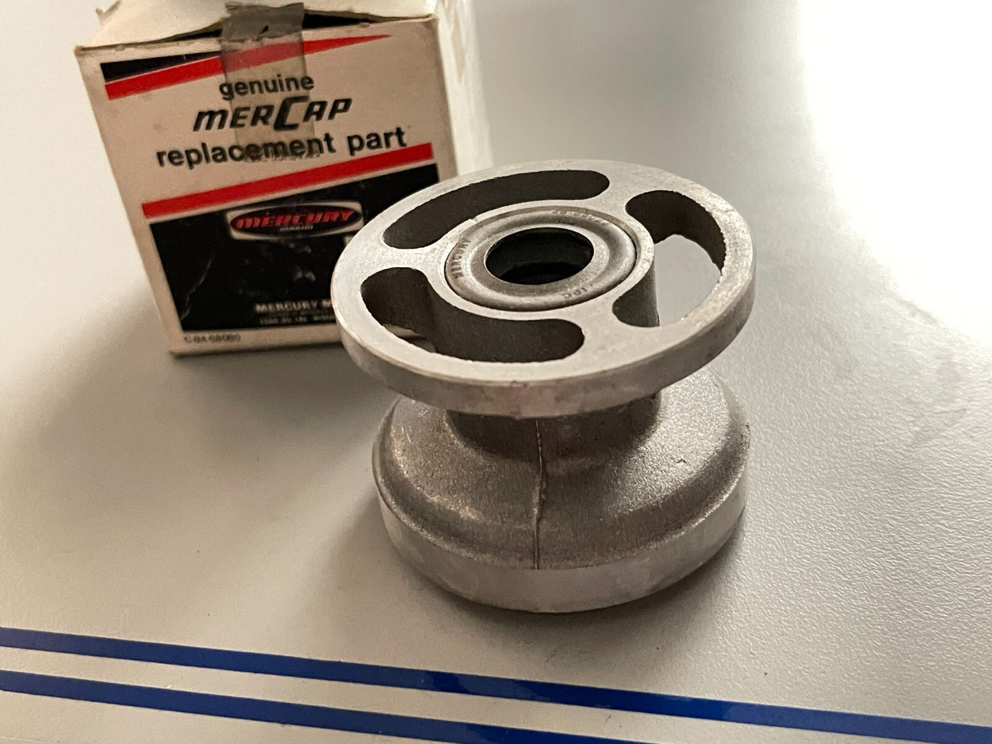 *NEW OEM* 0720 Mercury Quicksilver Bearing Carrier 30541A1