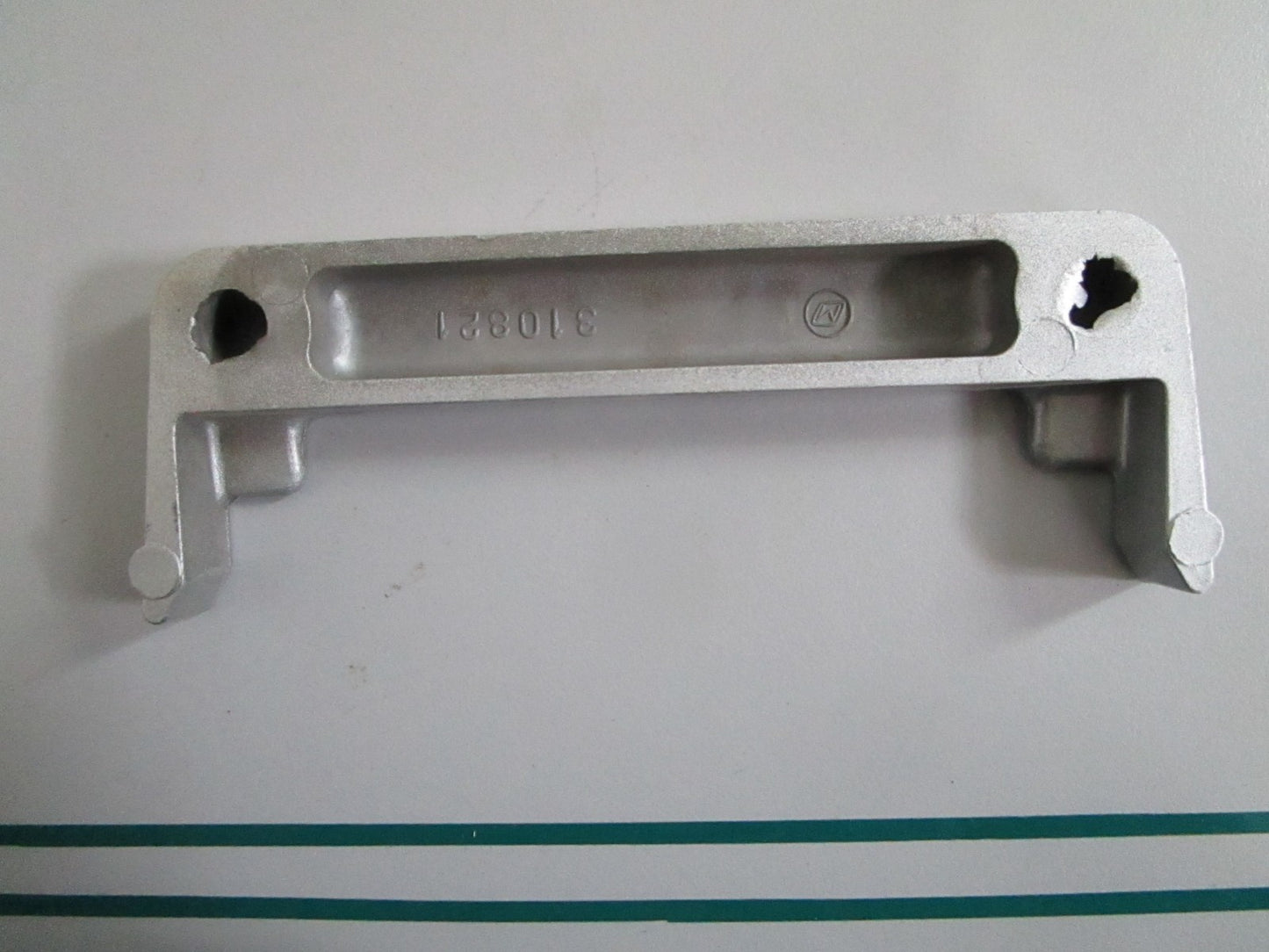 NEW OEM 310821 0310821 OMC Johnson Evinrude Clamp 0820