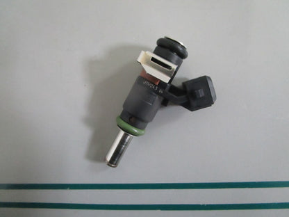 Mercury Marine NEW OEM 8M2005198 Fuel Injector NOS Genuine Factory Outboard 0820