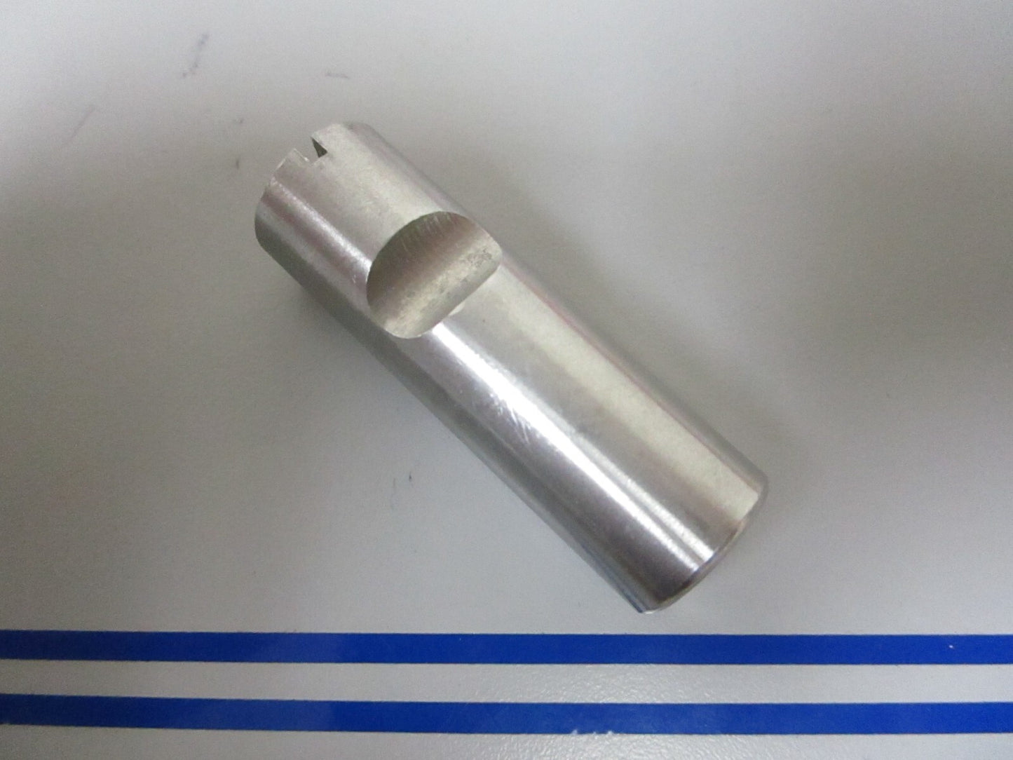 *NEW OEM* 0720 Volvo Penta Pivot Pin 853175