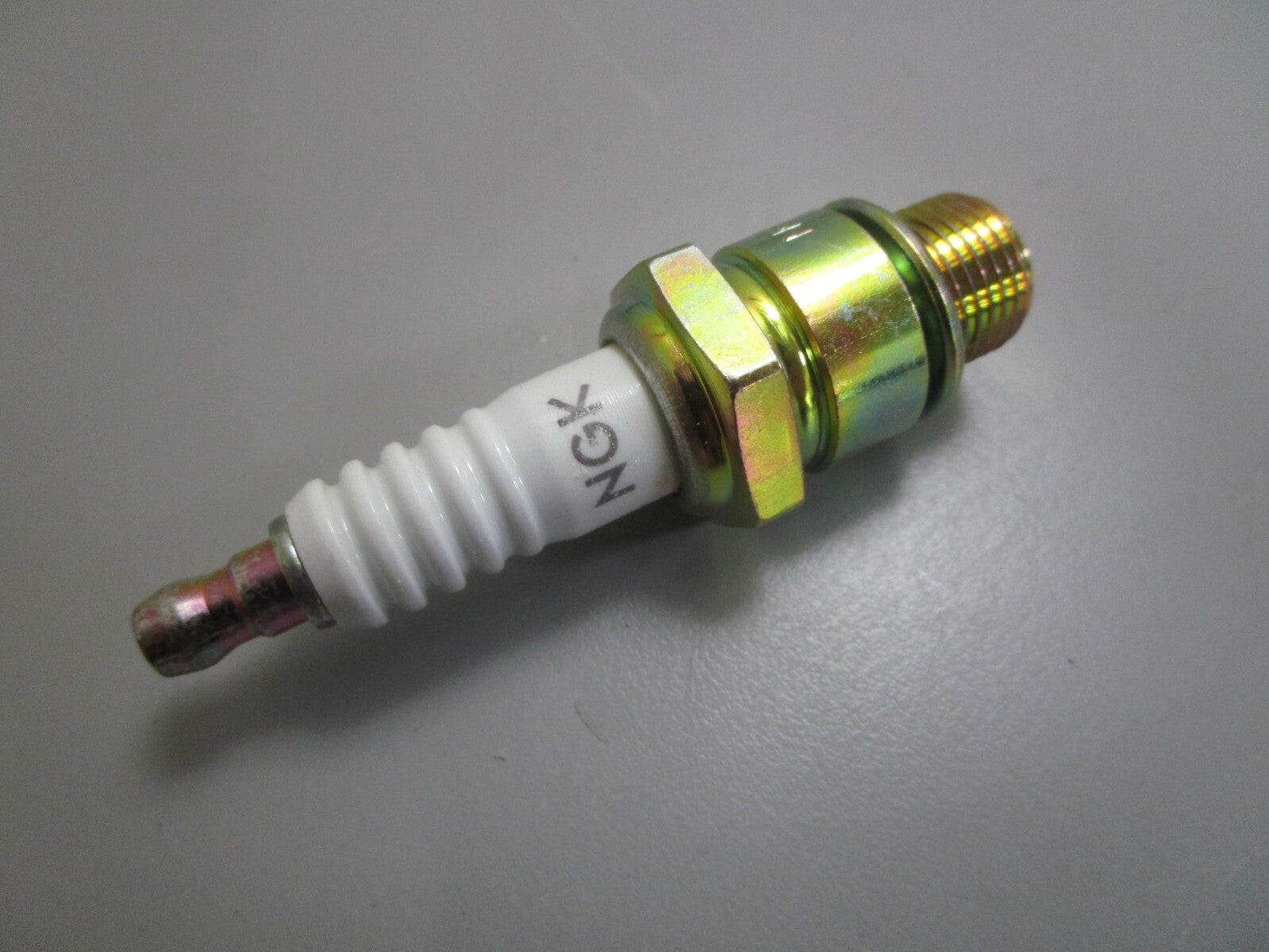 *NEW* (LOT OF 10) 0820 NGK Spark Plug BUH