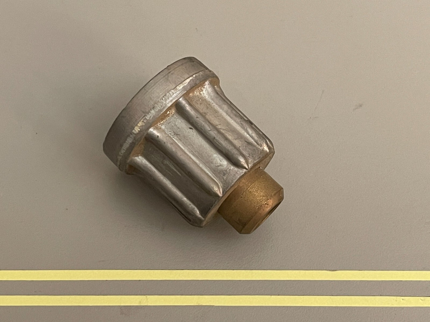 *NEW OEM* 0810 OMC Johnson Evinrude Clutch Hub 376769 0376769