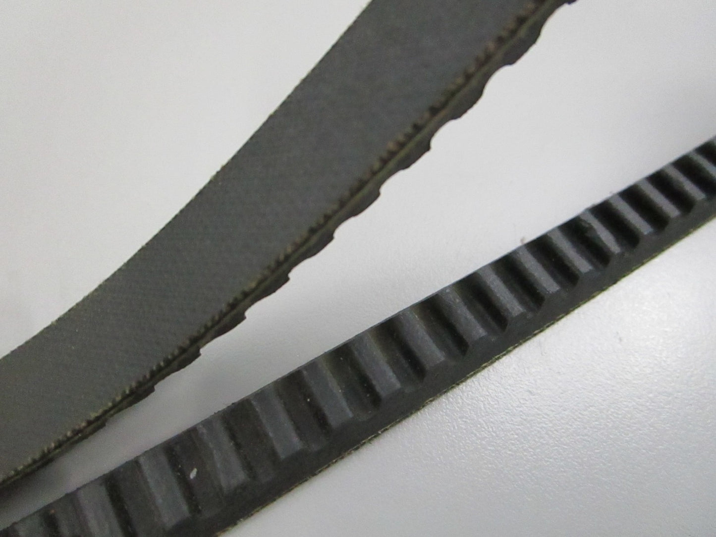 Volvo Penta NEW OEM Drive Belt V-Belt 966856 Marine Engine NOS Part 0810