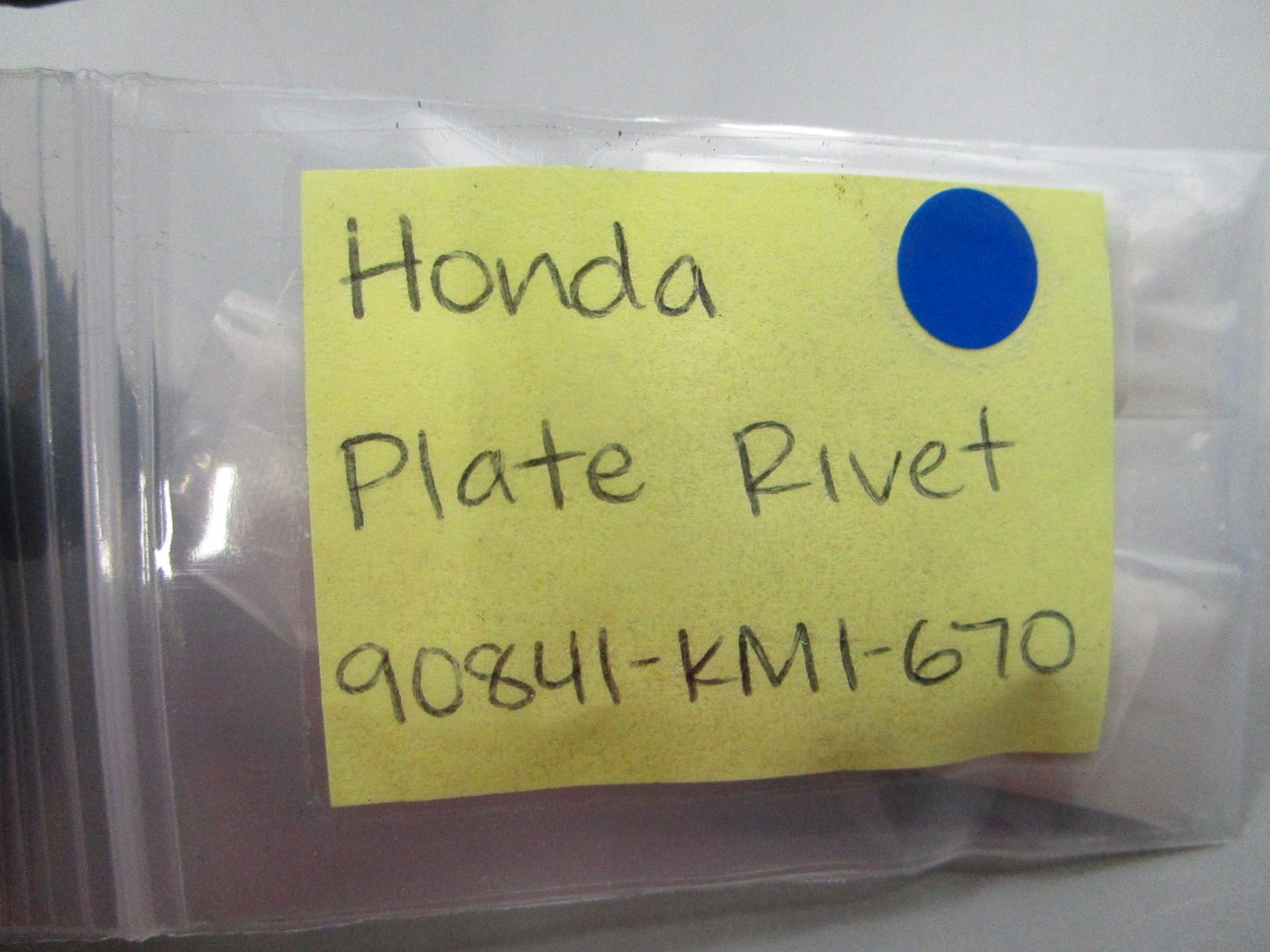 NEW OEM 90841-KM1-670 Honda Plate Rivet 0810