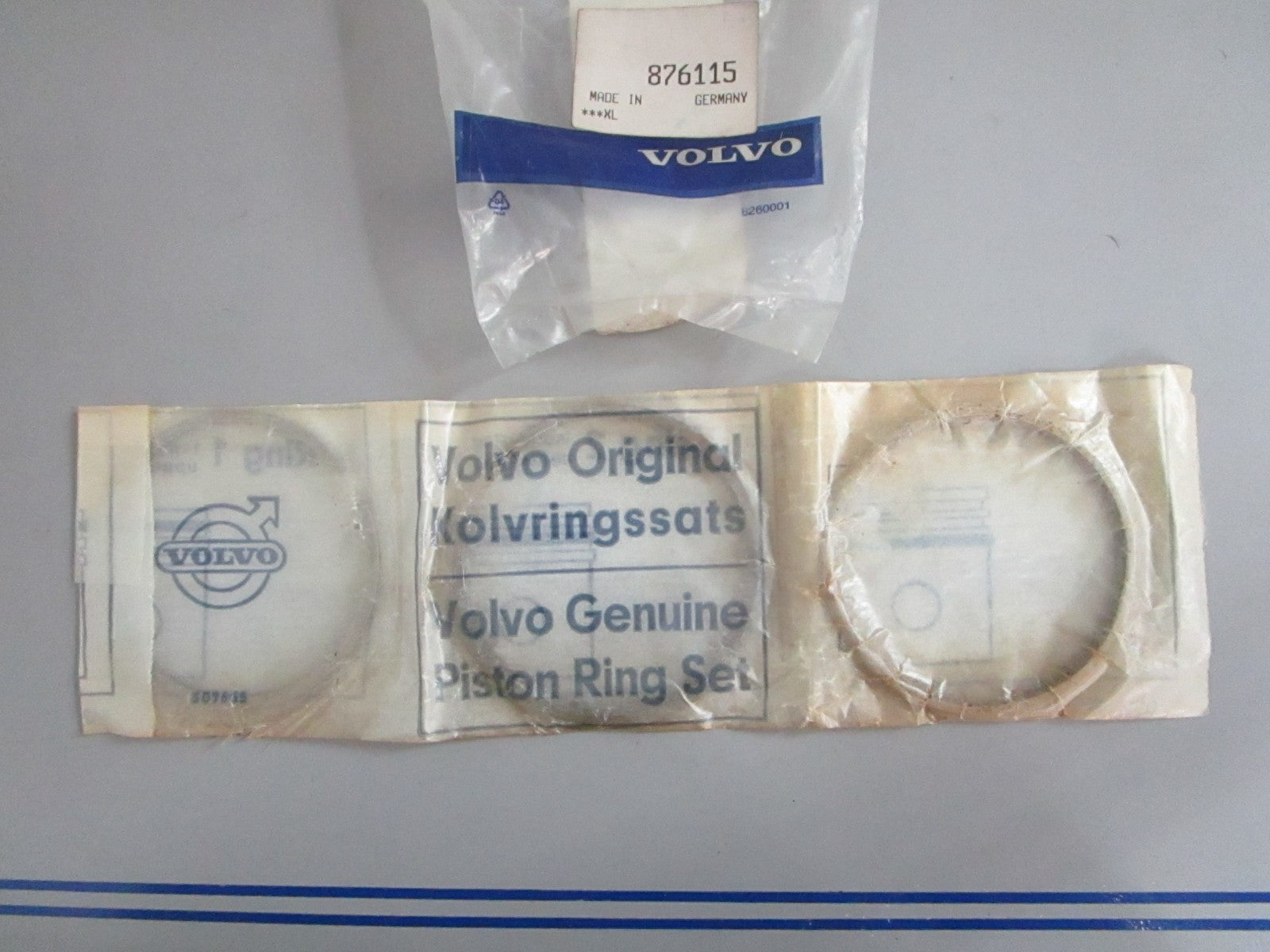 *NEW OEM* 0820 Volvo Penta 3 Piston Ring Kit 876113