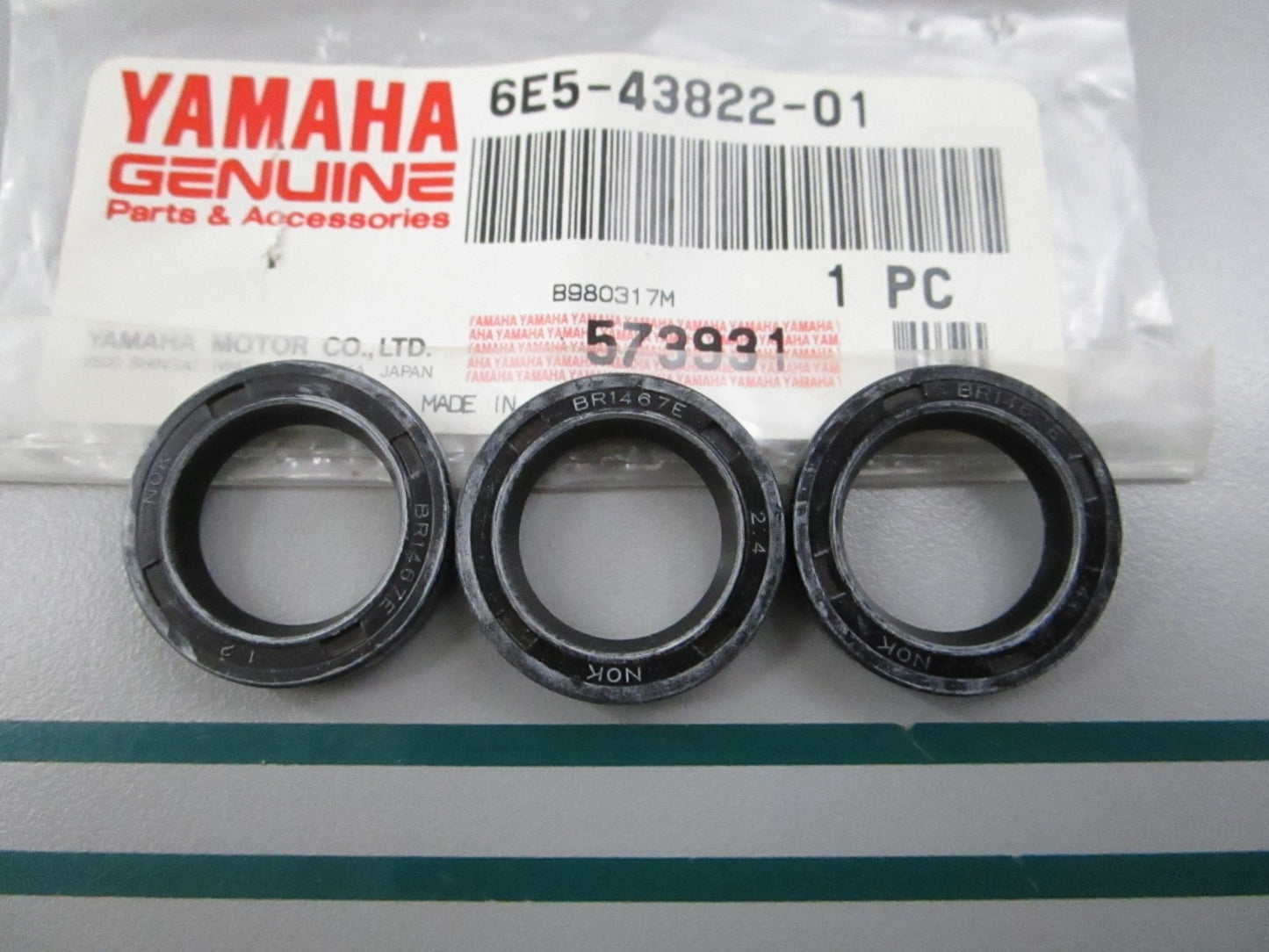 NEW OEM (LOT OF 3) 6E5-43822-01-00 Yamaha Trim Dust Seal 0810