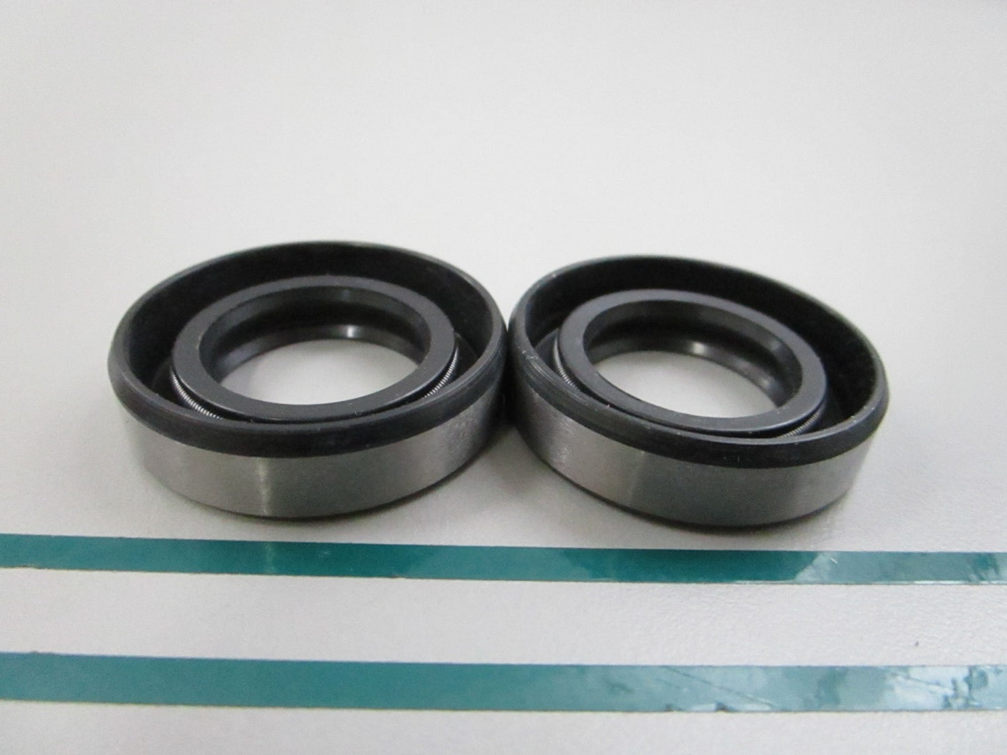 NEW (LOT OF 2) LP9200-9476  For: LPM Total Source Oil Seal 0810