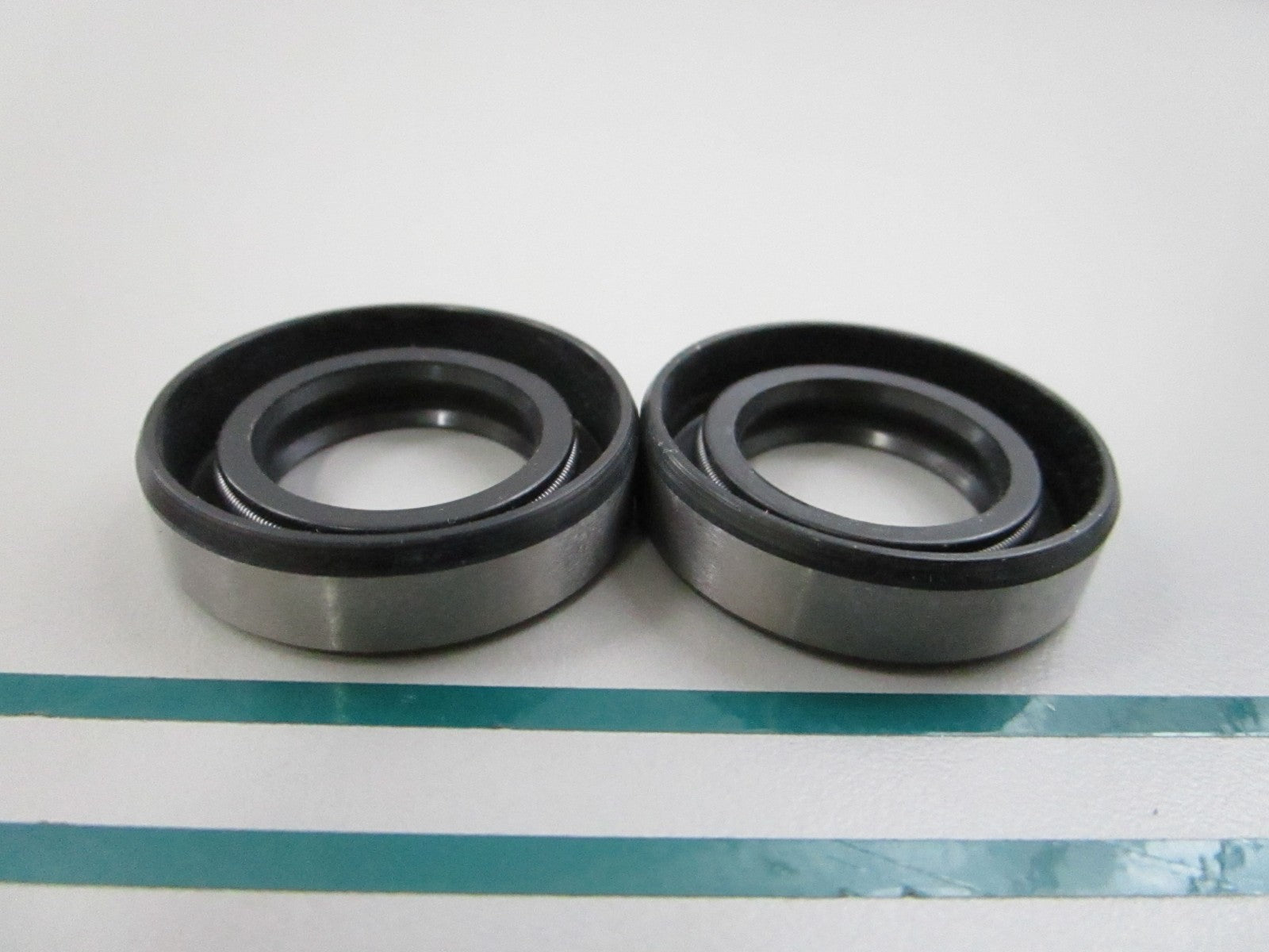 NEW (LOT OF 2) LP9200-9476  For: LPM Total Source Oil Seal 0810