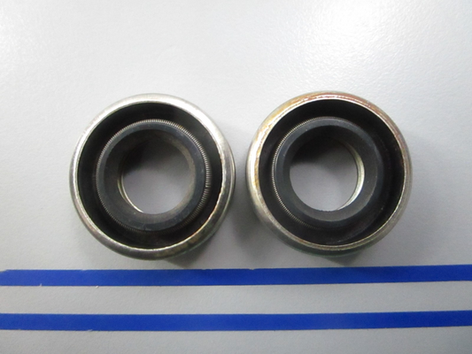 NEW OEM (LOT OF 2) 313730 0313730 OMC Johnson Evinrude Oil Seal 0810
