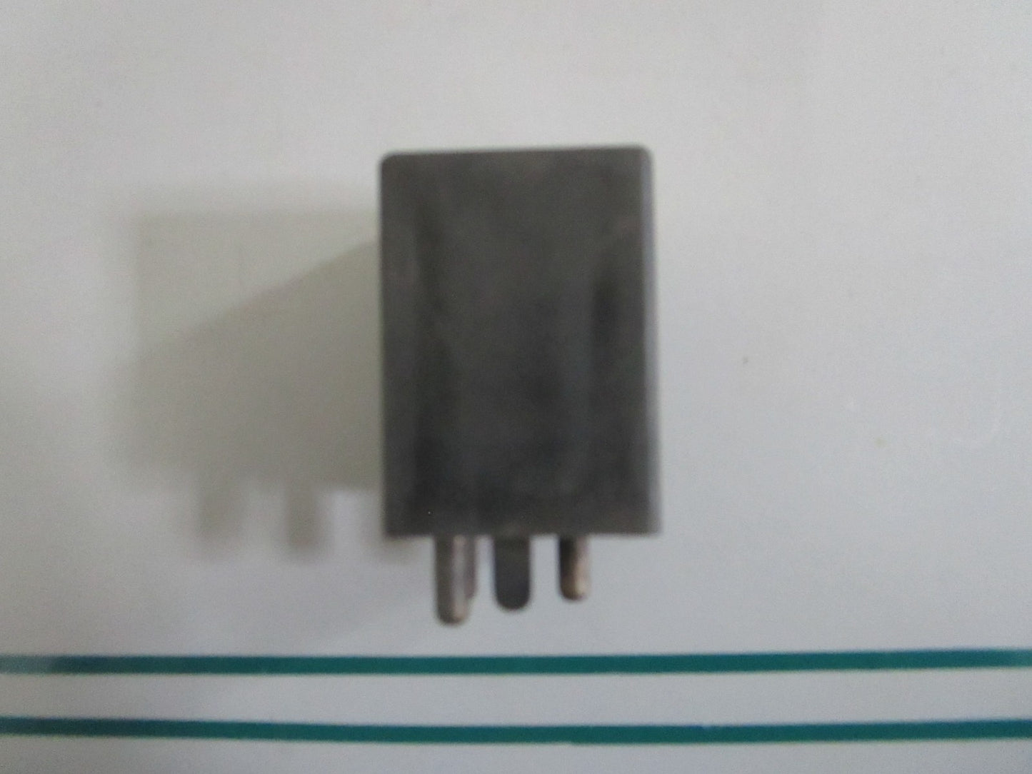 NEW OEM 0008210963 Mercedes-Benz 12V Relay 0820