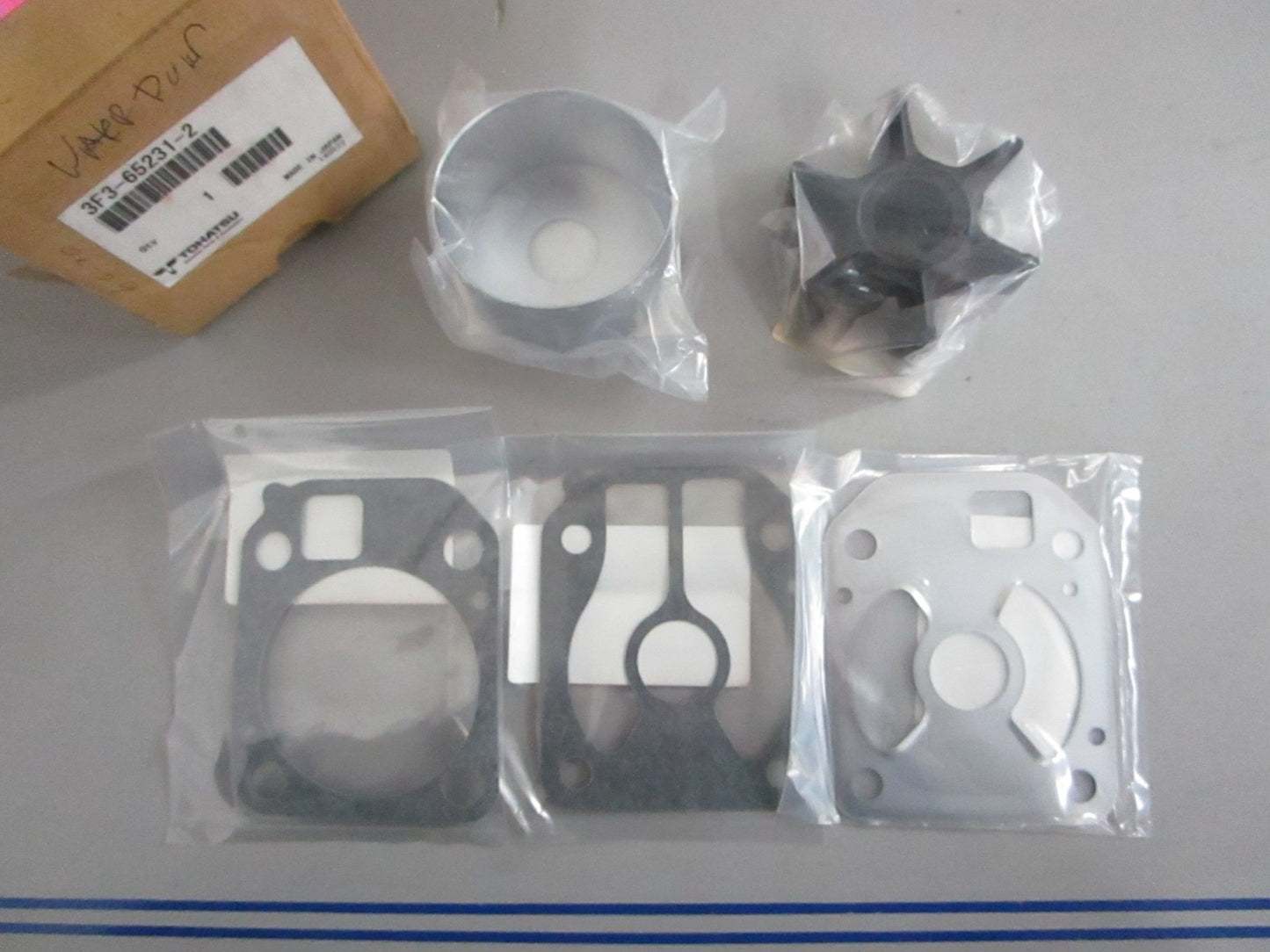 NEW OEM 3F3-65231-2 Tohatsu Water Pump Repair Kit 0820