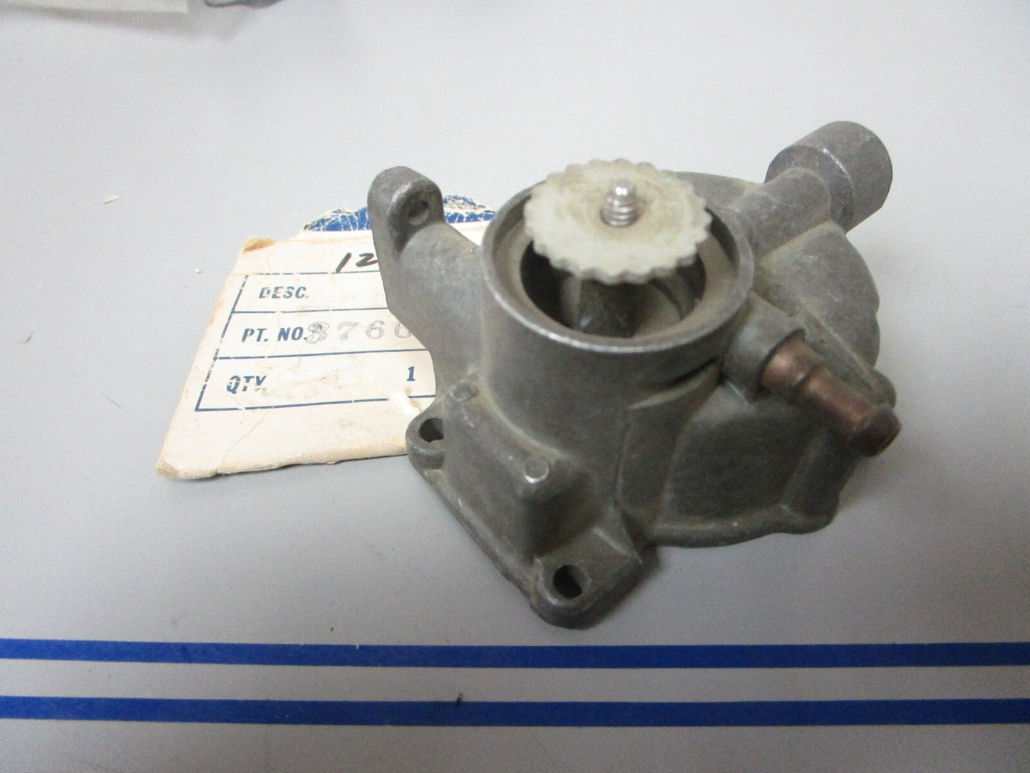 *NEW OEM* 0810 OMC Johnson Evinrude Carburetor Bowl 376681 0376681