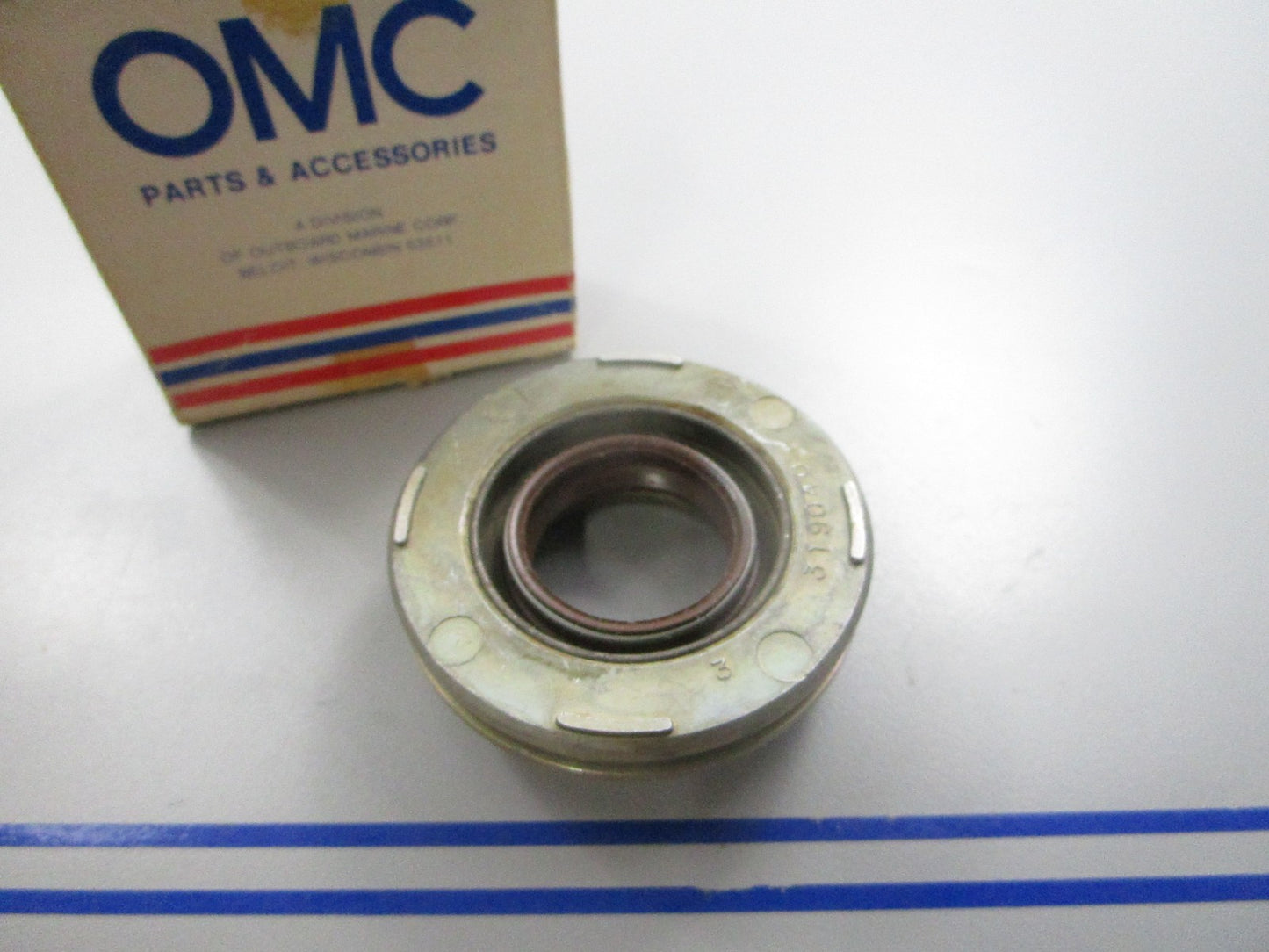 *NEW OEM* 0810 OMC Johnson Evinrude Crankcase Head 386162 0386162